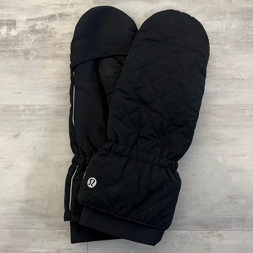 Lululemon Mittens